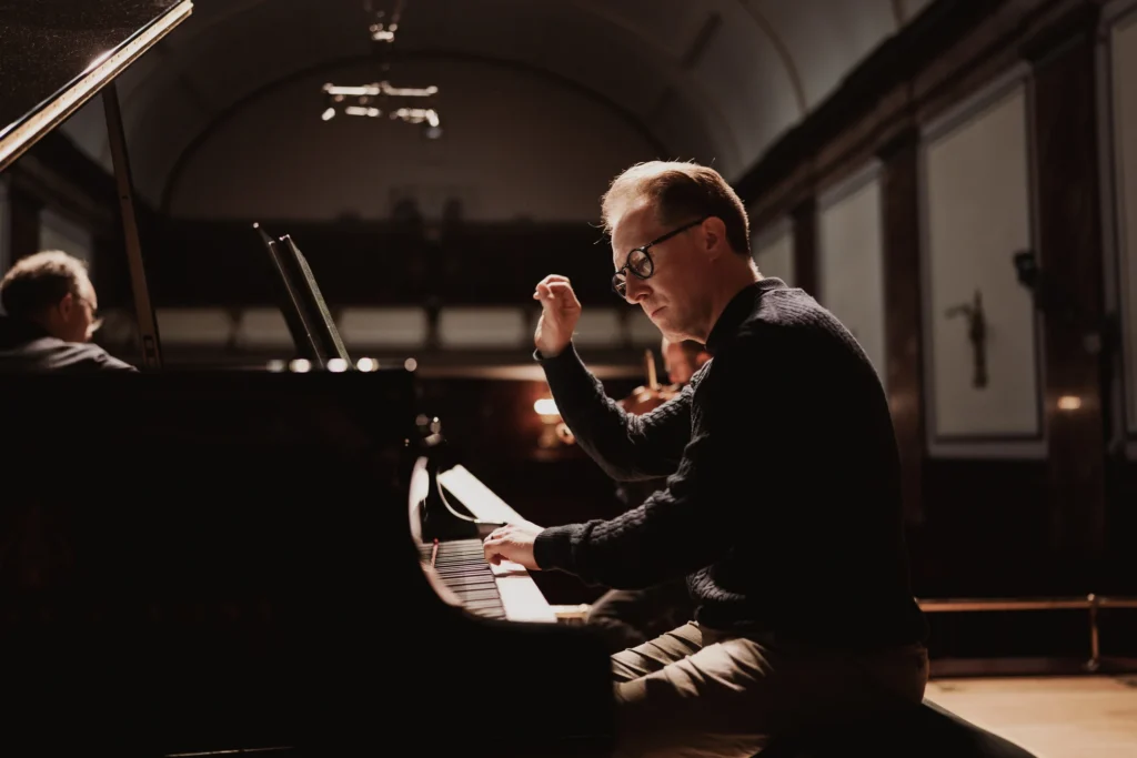 Simon Crawford-Philips on piano performing with The Nash Ensemble