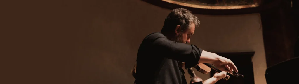 Lawrence Power on viola performing with The Nash Ensemble